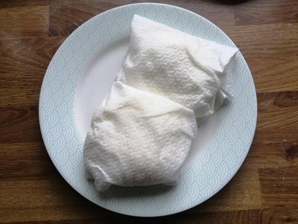 Wrap the mozzarella in kitchen roll