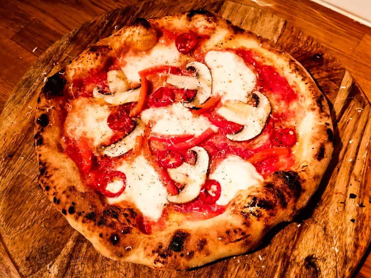 Neapolitan pizza dough hydration