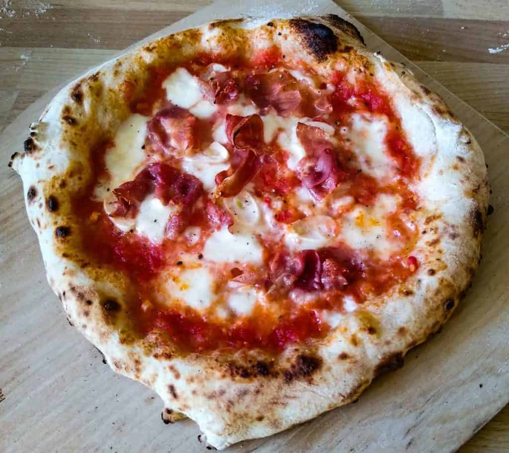 Calculating hydration for Neapolitan pizza