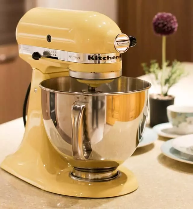 Stand mixers can be a great way of mixing pizza dough