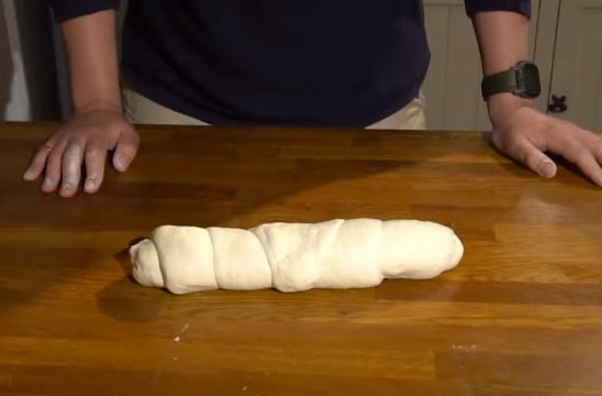 Best way to knead pizza dough