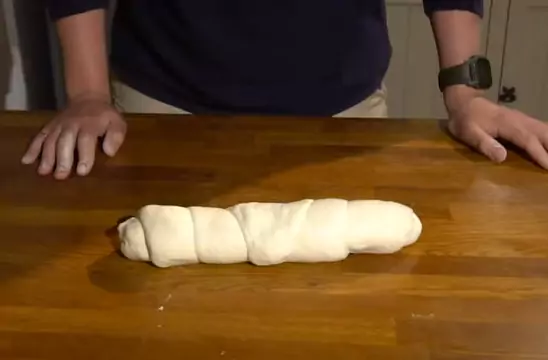 Best way to knead pizza dough