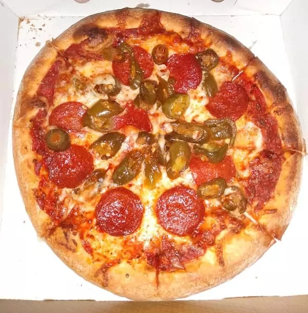 Neapolitan pepperoni pizza calories