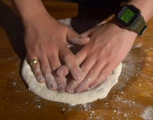 Shaping quick and easy pizza